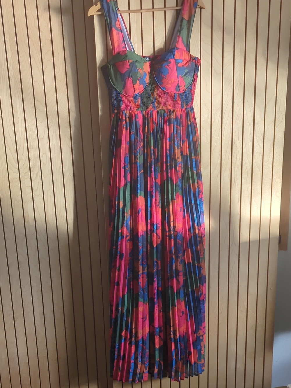 Lulu's Kinleigh Red Multi Abstract Pleated Bust XL ALTERED